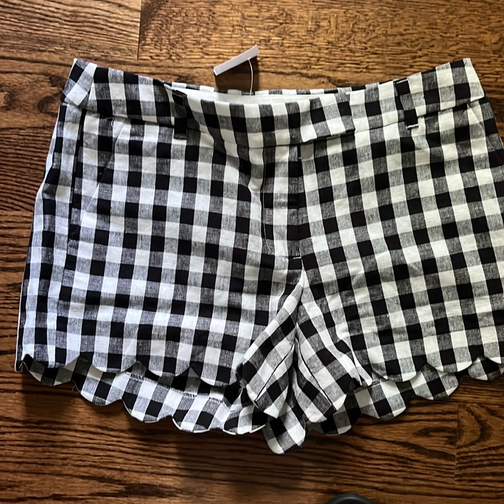 Jcrew nwt scalloped black white plaid shorts size 8